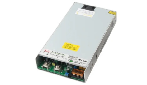 Como a comutação da fonte de alimentação melhora a confiabilidade em sistemas de comunicação e transporte