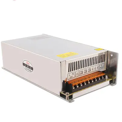 S-fonte de alimenta&ccedil;&atilde;o de sa&iacute;da &uacute;nica