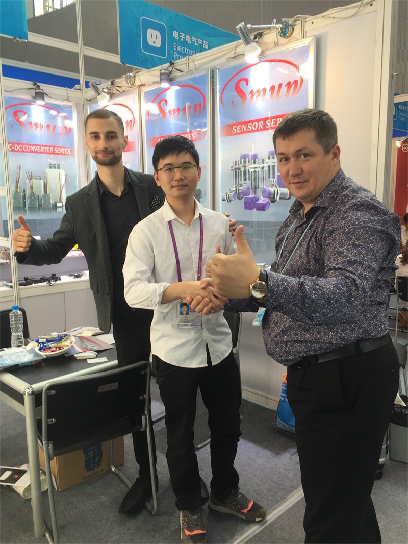 feira de papel&atilde;o 1